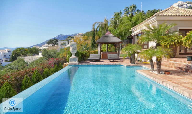 View of the heated infinity pool at Villa El Errante