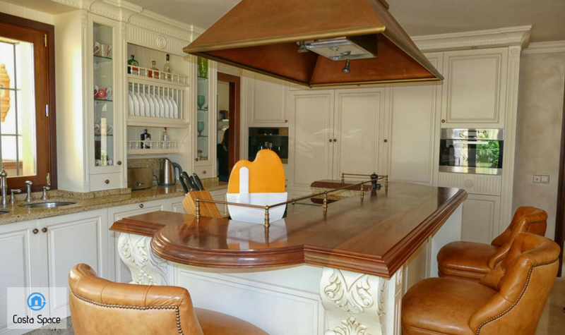 Villa El Errante view of the kitchen in the main house